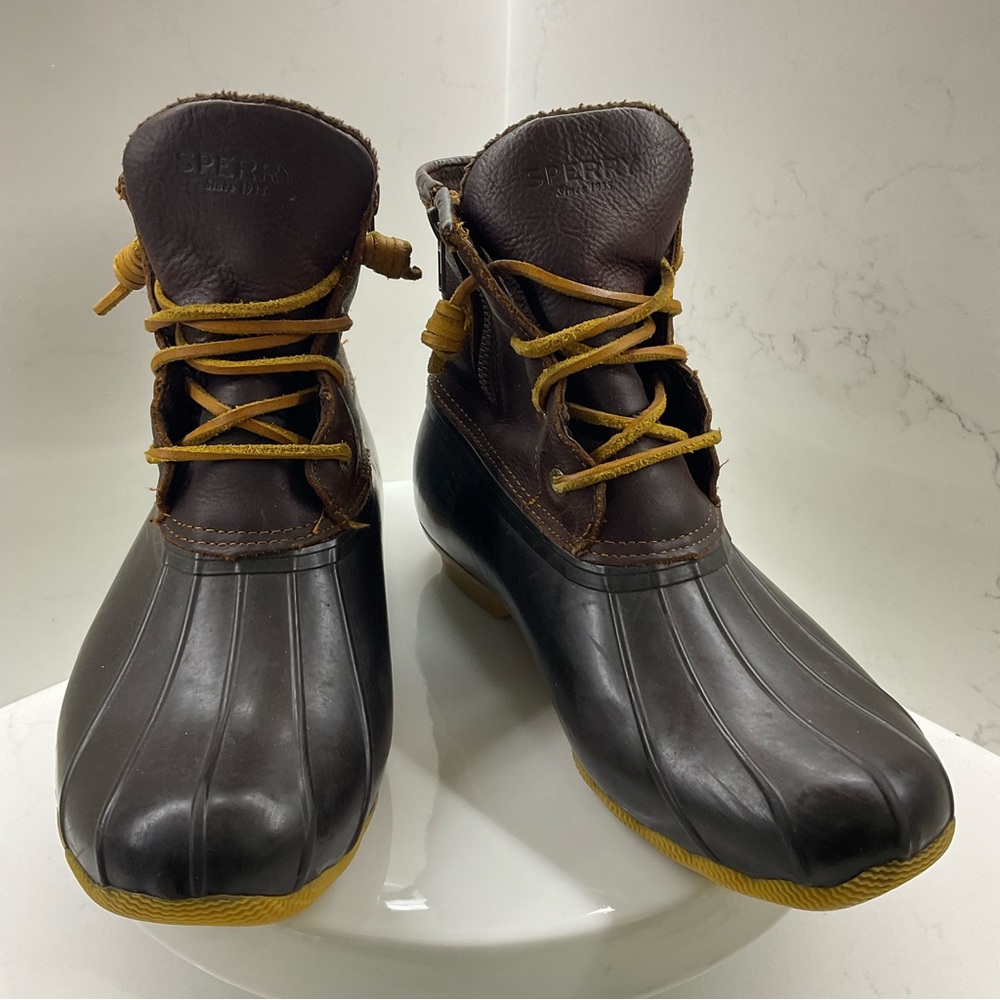 Sperry Women's Saltwater Duck Boot Size 9.5